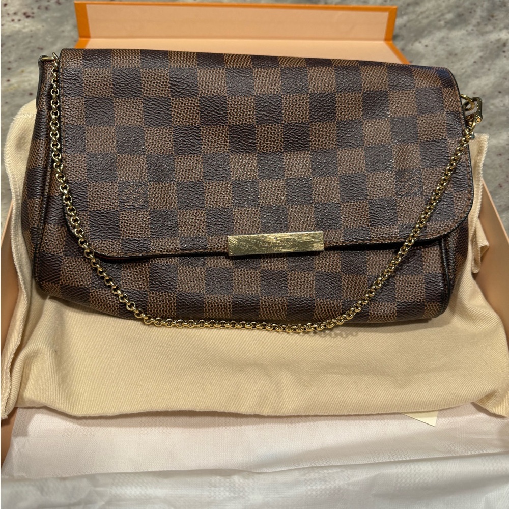 EUC Louis Vuitton Favorite MM